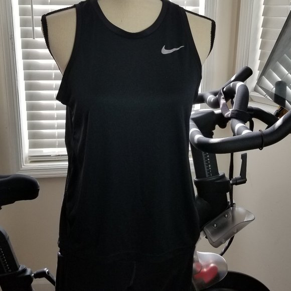 Nike | Miler Running Tank in black - Picture 3 of 8